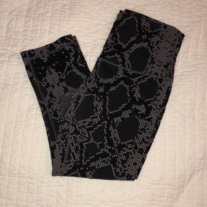 Lululemon Wunder Under leggings